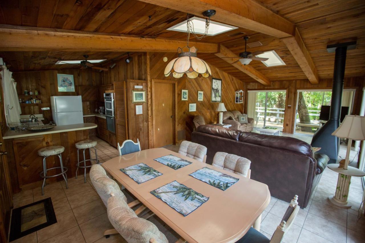 Riverfront Treetop Bungalow Хомосасса Экстерьер фото